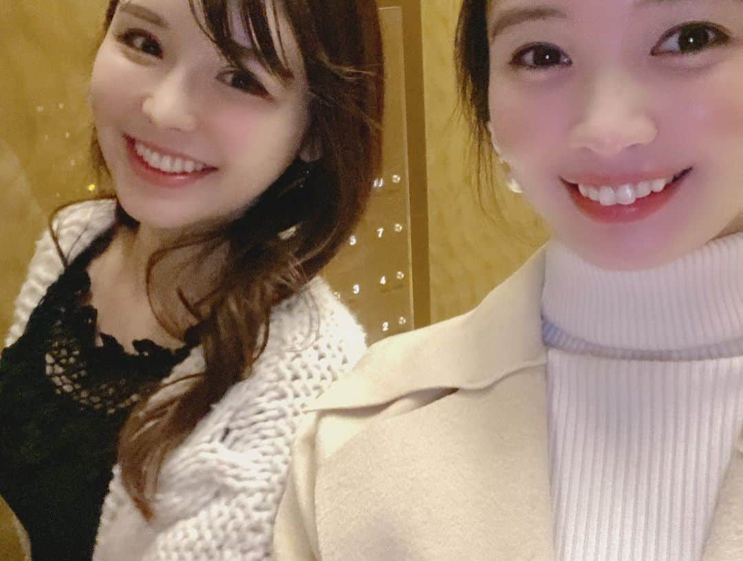 蒼井彩加さんのインスタグラム写真 - (蒼井彩加Instagram)「#afternoontea  #teatime  #armani #cafe #ginza #girlstalk #trip  みこちゃん来られなくなったのでこっとんと二人でアフタヌーンティー☕️ 今年の旅行の予定たてよ！」1月13日 11時51分 - sayaca_aoi1011