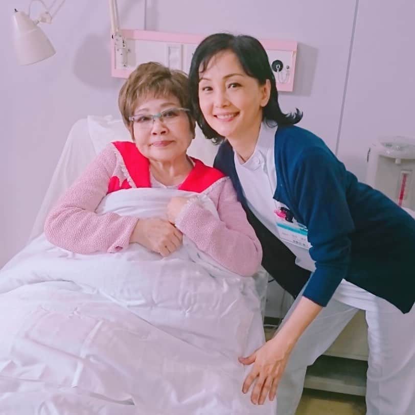 のインスタグラム：「13日19時から #スカッとジャパン に出演しまーす😊 今回も #泉ピン子 さんを思いっきり叱咤‼️きっと皆さんもスカッとすること間違い無し🌈 これも、普段メチャクチャ仲良くしてもらっているからできること❤️ ピン子さんとご一緒すると楽しく勉強になる🍀🍀🍀 2人の掛け合いをお楽しみに❤️ #フジテレビ #スカッとジャパン  #南果歩の尊敬する女優  #南果歩 #japaneseactress  #kahominami」