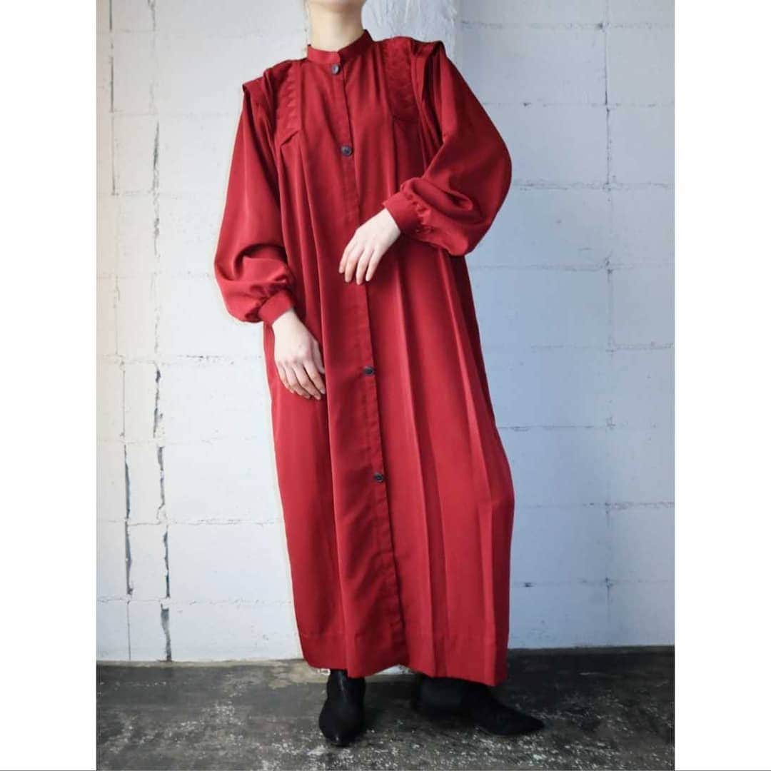 吉祥寺 古着屋 Orfeoのインスタグラム：「Stand Collar Design Dress  #orfeo #kichijoji #t#vintage #used #fashion #coordinate #outfit  掲載商品のお問い合わせはメールにて承っております。コメント、DMでのお問い合わせは受け付けておりませんのでご了承ください。」
