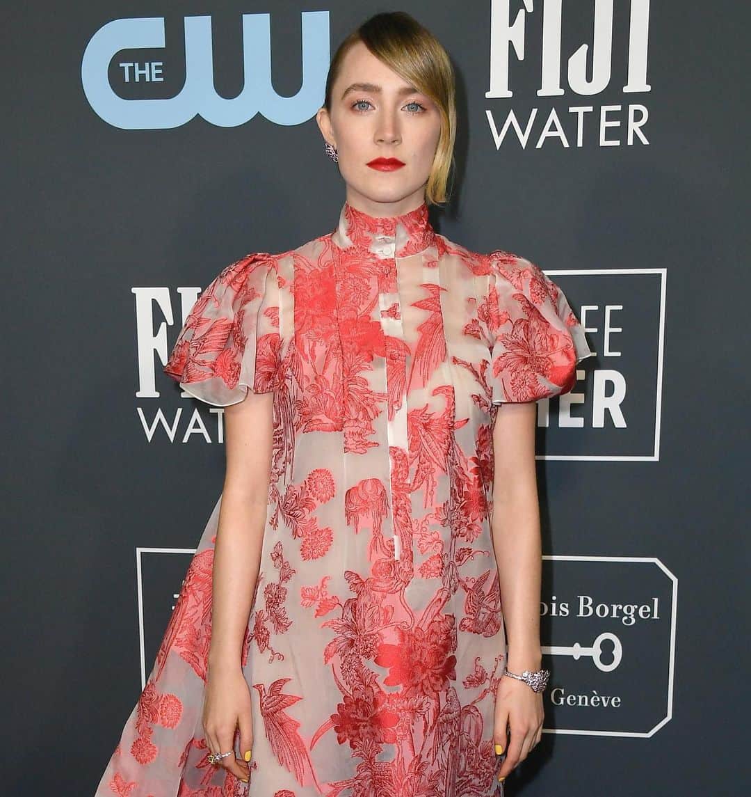 NIWAKAさんのインスタグラム写真 - (NIWAKAInstagram)「Nominee, Saoirse Ronan arrived to the 25th Annual Critics' Choice Awards in NIWAKA Fine Jewelry. Ms. Ronan was captivating in NIWAKA’s KYO NO MATSURI earrings and bracelet, accompanied by a set of SUIREN rings. Styled by: @elizabethsaltzman  #SaoirseRonan #CriticsChoiceAwards #Niwaka #NiwakaCollections #俄」1月13日 12時18分 - niwaka_collections