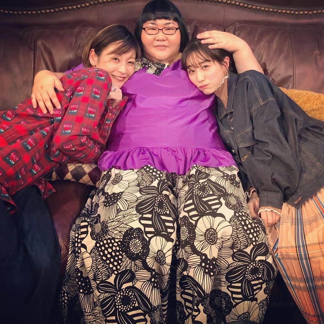 西山茉希さんのインスタグラム写真 - (西山茉希Instagram)「《OA情報》 1/14(火)24時45分～25時15分 関西テレビ「グータンヌーボ２」 https://www.ktv.jp/nouveau2/  #グータンヌーボ2 #１月１４日  明日です。 お邪魔しまして、 みなみちゃんと、なっちゃんさんに包まれてきました。  m(_ _)m」1月13日 12時25分 - maki.nshiyama50