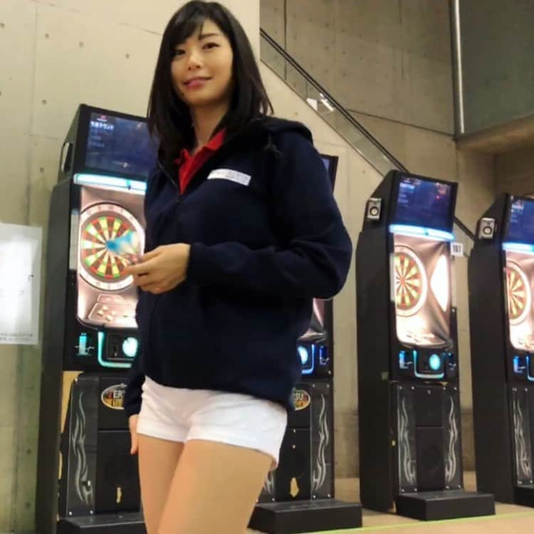 田渕亜季さんのインスタグラム写真 - (田渕亜季Instagram)「. 【My uniform collection】 Japanese darts player Aki Tabuchi 🎯 I will upload my image at random！ Would appreciate if you could share my instagram with the people all over the world . . .  #ユニフォーム #target  #axf #ダーツ #darts #田渕亜季  #ユニフォーム女子 #プロダーツ  #AkiTabuchi #targetdarts #teamtarget #ダーツプロ  #prodarts」1月13日 12時26分 - akitabuchi.official