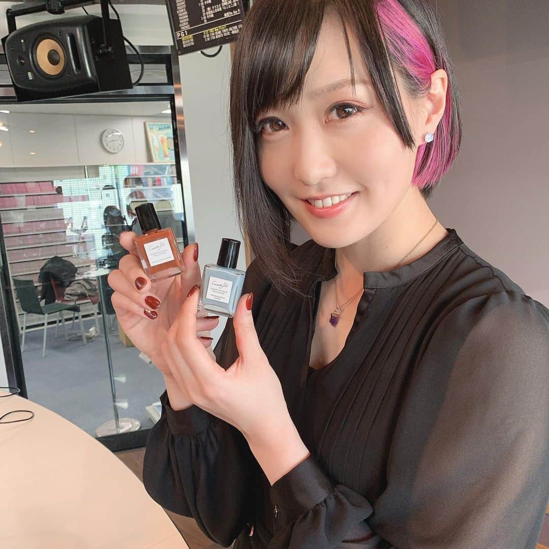 InterFM897さんのインスタグラム写真 - (InterFM897Instagram)「2nd Mon 10:30-﻿ Causette.Joli presents Radio Beauté on THE GUY PERRYMAN SHOW﻿ ﻿ THE GUY PERRYMAN SHOW﻿ 毎月第2月曜は、10:30〜「@causettejoli presents Radio Beauté 」﻿ 1/13のゲストは、世界で活躍するVRアーティストのせきぐちあいみさん（@vr_aimi @sekiguchiaimi）。﻿ ﻿ プライベートでは蒔絵や和太鼓などデジタルとは逆の伝統的なものに惹かれるそうで、自身の作品にも、心に響くような人間味や情緒を取り入れていきたいとおっしゃっていたのが印象的でした。今後の活躍に益々注目ですね！﻿ ﻿ ﻿ 「CausetteJoli presents Radio Beauté 」とは…﻿ "指先から花、咲う" 日本製ネイルブランドCausette.Joliとともに、いまを輝く女性たちをゲストに迎え、自分流のライフスタイル＝「私らしい”美しさ”」を考えていくスペシャルコーナー。輝かしい毎日を過ごすためにゲストが日々意識・実践していることや、暮らしのヒントなどについてお話を伺っていきます。﻿ ﻿ ﻿ プレゼント情報🎶﻿ せきぐちあいみさんが選んだ【 MOMIJITSUTA SEIEN 】と【RURIKARAKUSA ENZEN】、そしてベース・トップコートを4本セットにして3名様へ♥﻿ 詳細はInterFM897 HPをチェック！﻿ #causettejoli #interfm897 #gps897」1月13日 12時33分 - interfm897