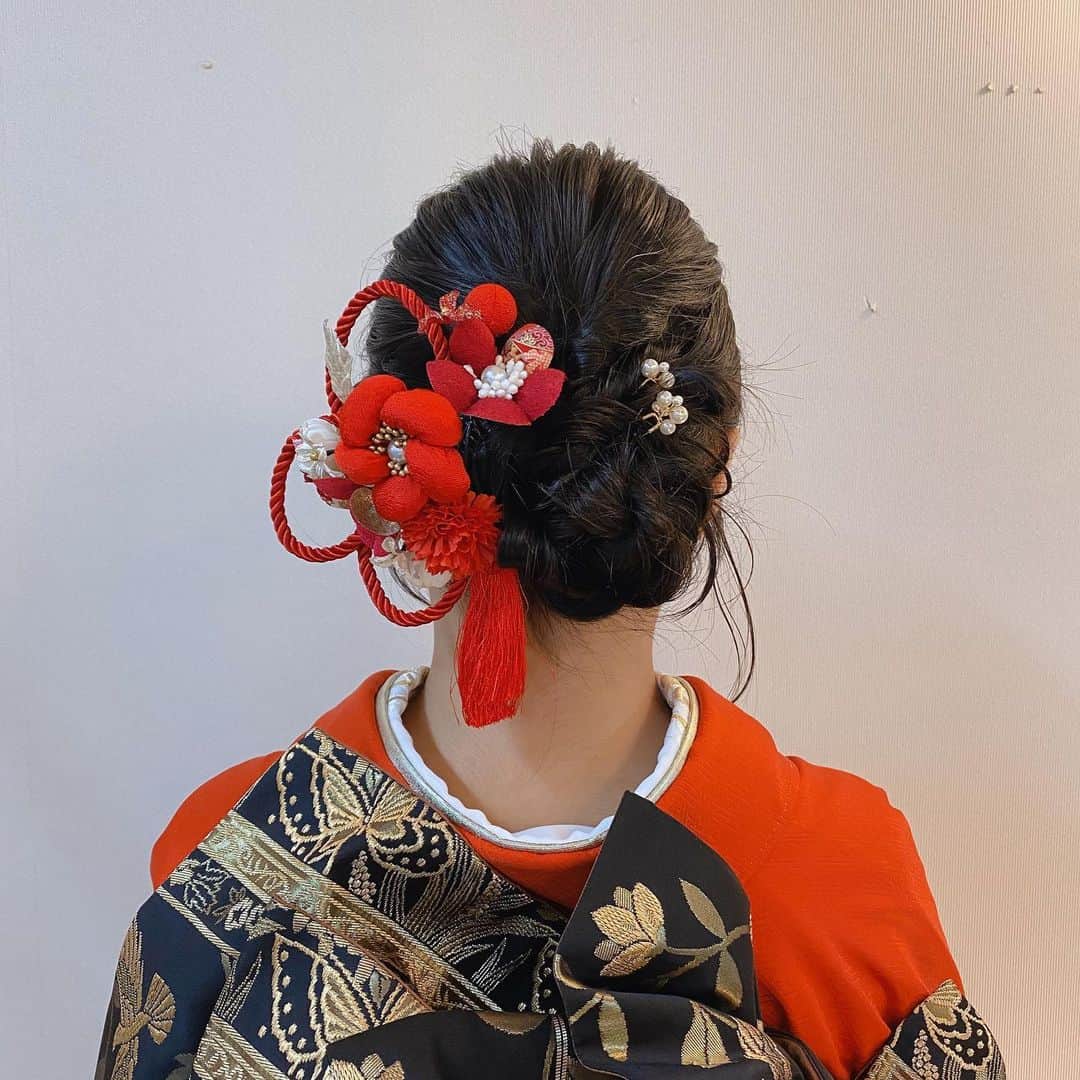 大原優乃さんのインスタグラム写真 - (大原優乃Instagram)「振袖はお母さんのものを☺︎ 髪飾りや小物は自分で選んで新しく新調👘 幸せな成人式でした。」1月13日 12時47分 - yuno_ohara