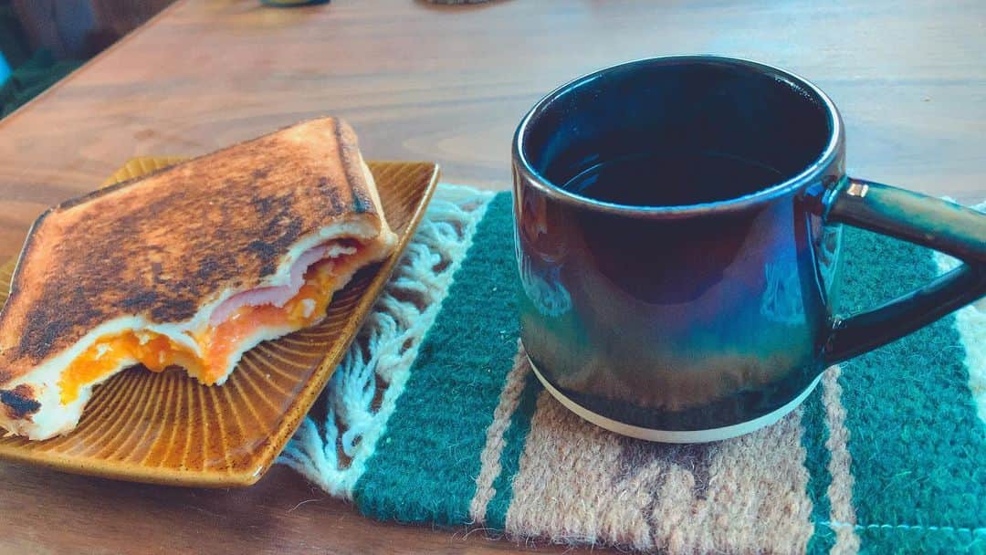 長田成哉のインスタグラム：「家でらんち。 #lunch #coffee」