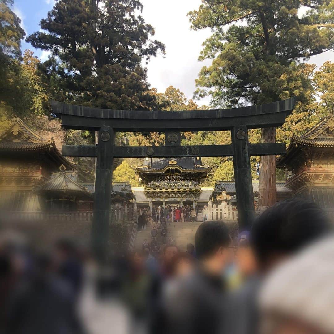 入江綾乃のインスタグラム：「. . . . 2020.01.04 . 栃木県日光市といえば！『日光東照宮』⛩ 実はおばあちゃん家に行くの10年ぶりくらいで最後に行った時も 祖母と母と私で行ったので今回も３人で☺️ 定期的に行きたくなる場所 . . . #栃木 #日光 #日光東照宮 #東照宮 #神社 #パワースポット #御朱印 #followme #写真好きな人と繋がりたい #photography #photo #ポートレート#写真 #doll #dolly #dolls #被写体 #カメラ #camera #カメラ女子 #撮影 #撮影モデル #カメラマン #かわいくなりたい #声優 #プロレスラー #アクトレスガールズ #プロレス #AWGカラーズ #スポーツ女子」