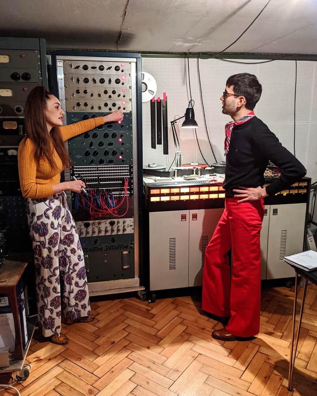キティー・デイジー＆ルイスのインスタグラム：「Our very own @durhamsoundstudios is on Instagram! Give us a follow to see what we get up to in the studio, and contact us for any studio enquiries 🤙  #durhamsoundstudios #familybusiness」