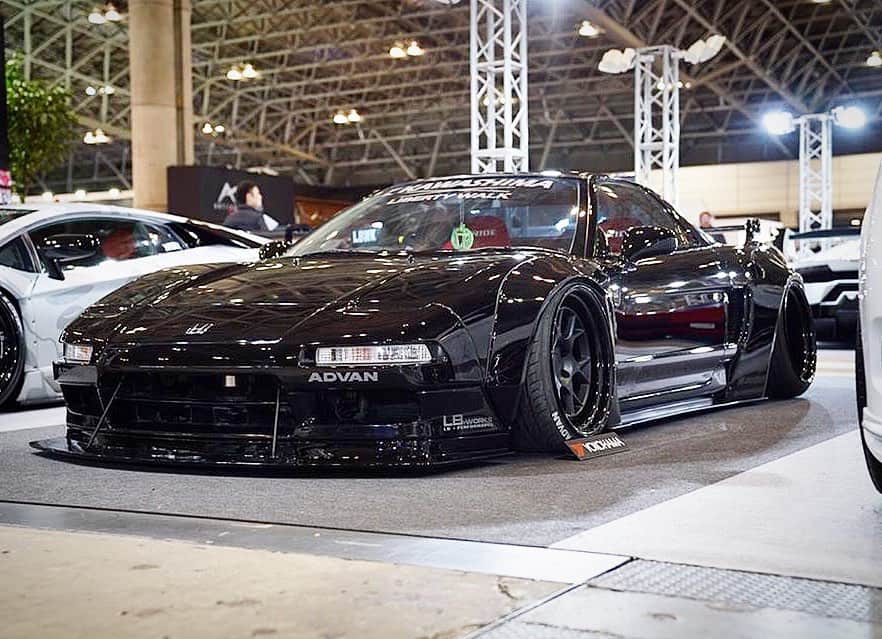 のインスタグラム：「Liberty walk自由に歩く！！！ NEW LB★WORKS NSX HONDA TOKYO AUTO SALON 2020🙂  @libertywalkkato @honda  #libertywalk#libertywalkkato#honda#nsx #hondansx #widebody#new#ltmw#fiexhaust #stance#semashow#tokyoautosalon#東京オートサロン#大阪メッセ#supercar#goodwoodfos#newnail」