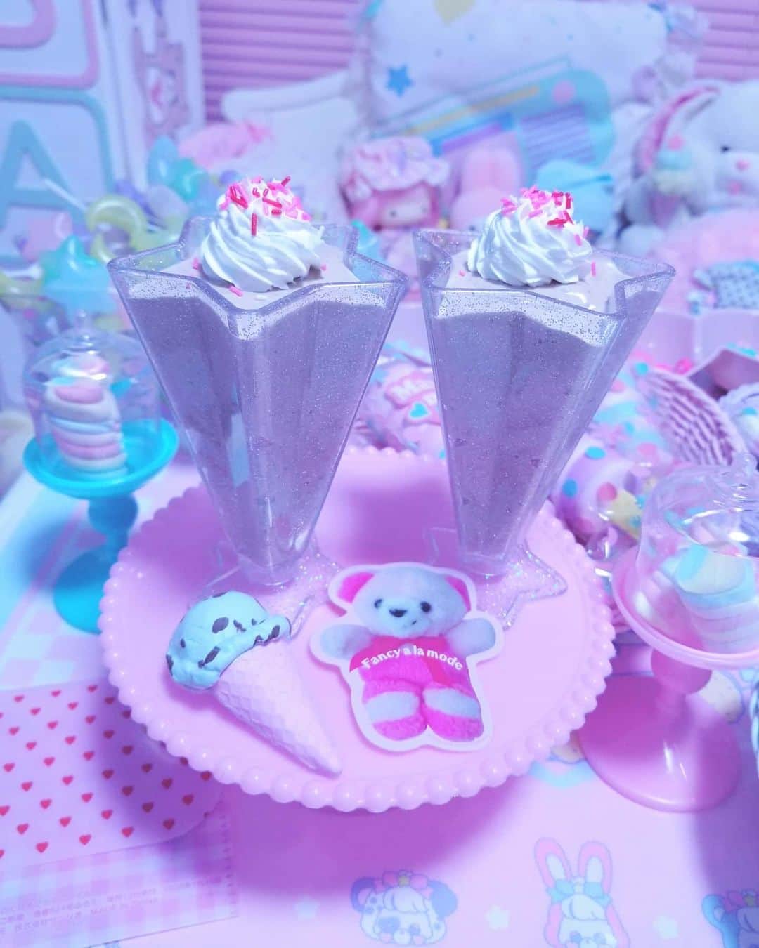 まろんちゃんさんのインスタグラム写真 まろんちゃんinstagram 100均でハートのびん買ってお砂糖つめた Fancytoy Vintagetoys Pinkroom Kidsroom ファンシー ゆめかわ パステル ビンテージトイ キッズルーム 子供部屋 ピンクルーム ピンク部屋 ゆめかわいい