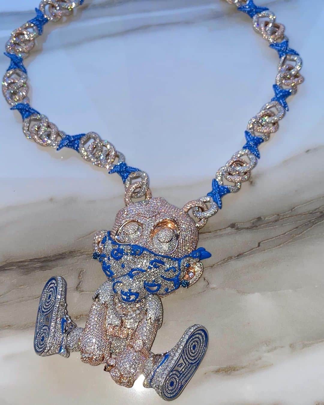 HYPEBEASTさんのインスタグラム写真 - (HYPEBEASTInstagram)「@hypebeaststyle: @aviannejewelers has crafted a custom Baby Zombie Pendant and Bandana Infinity Link Chain for @lilbaby_1. Featuring a diamond-accented blue enamel bandana, intricately crafted accessory details and a pair of accurately depicted @nike Air Force 1s, the piece makes use of 60 carats in total and over 5,800 diamonds which cover the 375 grams of 14k gold. Swipe for a better look at it. ⁠⠀ Photo: Avianne & Co」1月13日 16時16分 - hypebeast