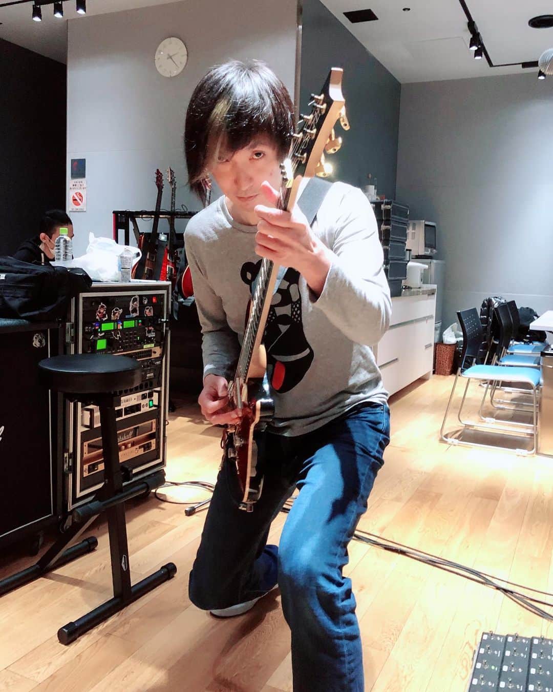 黒猫さんのインスタグラム写真 - (黒猫Instagram)「リハーサル始まりました‼️ ツアー再開に向けてみんなで頑張りますね😆🤘 皆さんもぜひ魂の再加熱をお願いします‼️🔥 Rehearsals started today‼️😆🤘🔥 #陰陽座 #onmyouza #japanesemetal #jmetal #heavymetal」1月13日 16時39分 - kuroneko_omz