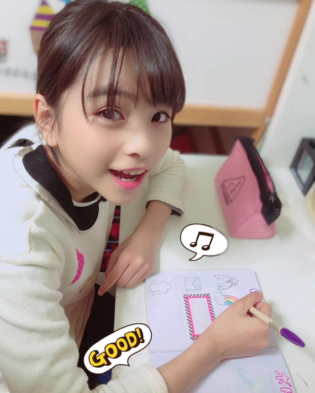 ニコ☆プチさんのインスタグラム写真 - (ニコ☆プチInstagram)「💟 #プチモのふろくの使い方 💟﻿ ﻿ ﻿ ﻿ 13人目は、コハナ！！！﻿ ﻿ ﻿ 🐼コハナより🐼﻿ 私はスケジュール帳の後ろのノート部分に、手持ちのファッションアイテムを書き込んで『ファッション手帳』を作ってみたよ！﻿ コーデを組む時にどんなアイテムがあるか一目でわかるので便利だよ♫﻿ みんなも是非やってみてね╰(*´︶`*)╯﻿ ﻿ #ニコプチ　#ニコプチふろく　#コハナ﻿ #プチモ　#ジェニィラブ　#スケジュール帳﻿ #ペンケース　#スケジュール帳の使い方﻿ #手帳タイム　#ニコプチふろくのある生活」1月13日 17時11分 - nicopuchi_official