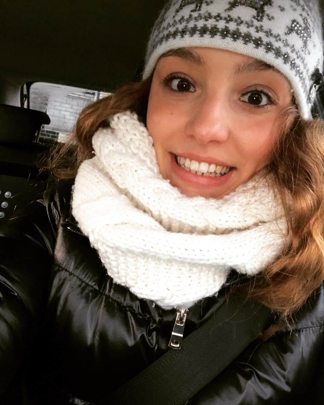 ジャダ・ルッソのインスタグラム：「Buon inizio di settimana tutti ♥️ -2 🥶❄️ #monday#superfreddo#macchina congelata#haveagoodweek#uniecampus#work#study#smilealways♥️」