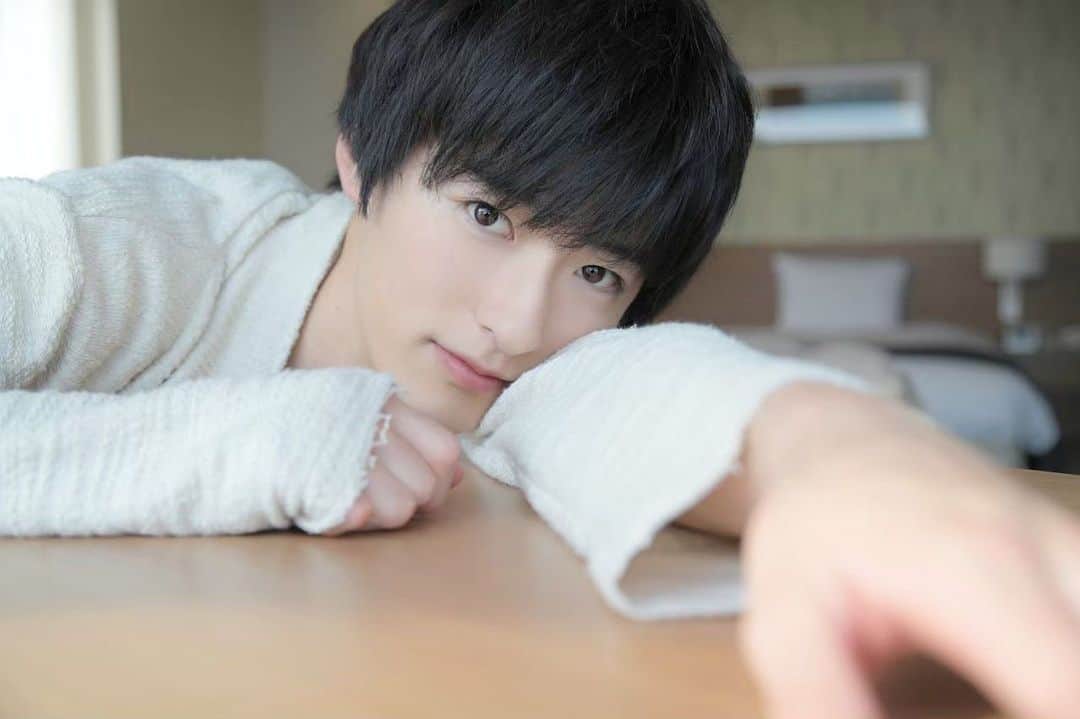 加藤大貴のインスタグラム：「ホリエージェンシーに所属させて頂き俳優活動を始めることになりました、加藤大貴です！  よろしくお願いします！！」