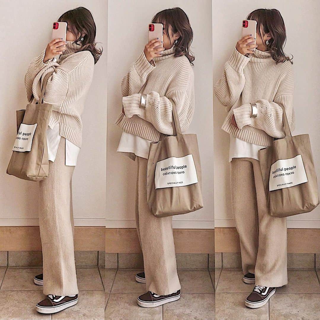 のインスタグラム：「・ ⋒ ⋒ ⋒ ・ 昨日と似たようなコーデ😂🤎 もはやニットパンツが楽すぎて 毎日ニットパンツがいい👖笑 こちらもよく聞かれる @titivatejp のニットは Mサイズを着てます👚💘 ・ 公園行ったら強風で髪の毛ぼっさぼさなった後📸w こなちゃん我強くなってきたのかイヤイヤ期なのか 公園から帰りたくなかったみたいで 座り込んで泣いて大変やった〜っ(✘д✘๑;) ³₃ ・ ・ tops @titivatejp pants @feeling_byracreate inner @pierrot_shop bag @beautifulpeople_officialsite shoes @vansjapan ・ ・ ・ #mamagirl #コーディネート #ママコーデ #ママファッション #低身長コーデ #カジュアルコーデ #プチプラコーデ #きょコ #今日のコーデ #着回しコーデ #お洒落な人と繋がりたい #gu #uniqlo #今日のコーデ #今日の服 #しまむら #しまパト #マタニティ #マタニティコーデ  #妊娠8ヶ月 #体重管理に苦しむ妊婦 #ユニクロ #しまむら購入品 #レイヤードコーデ #ゆるコーデ #ビューティフルピープル」
