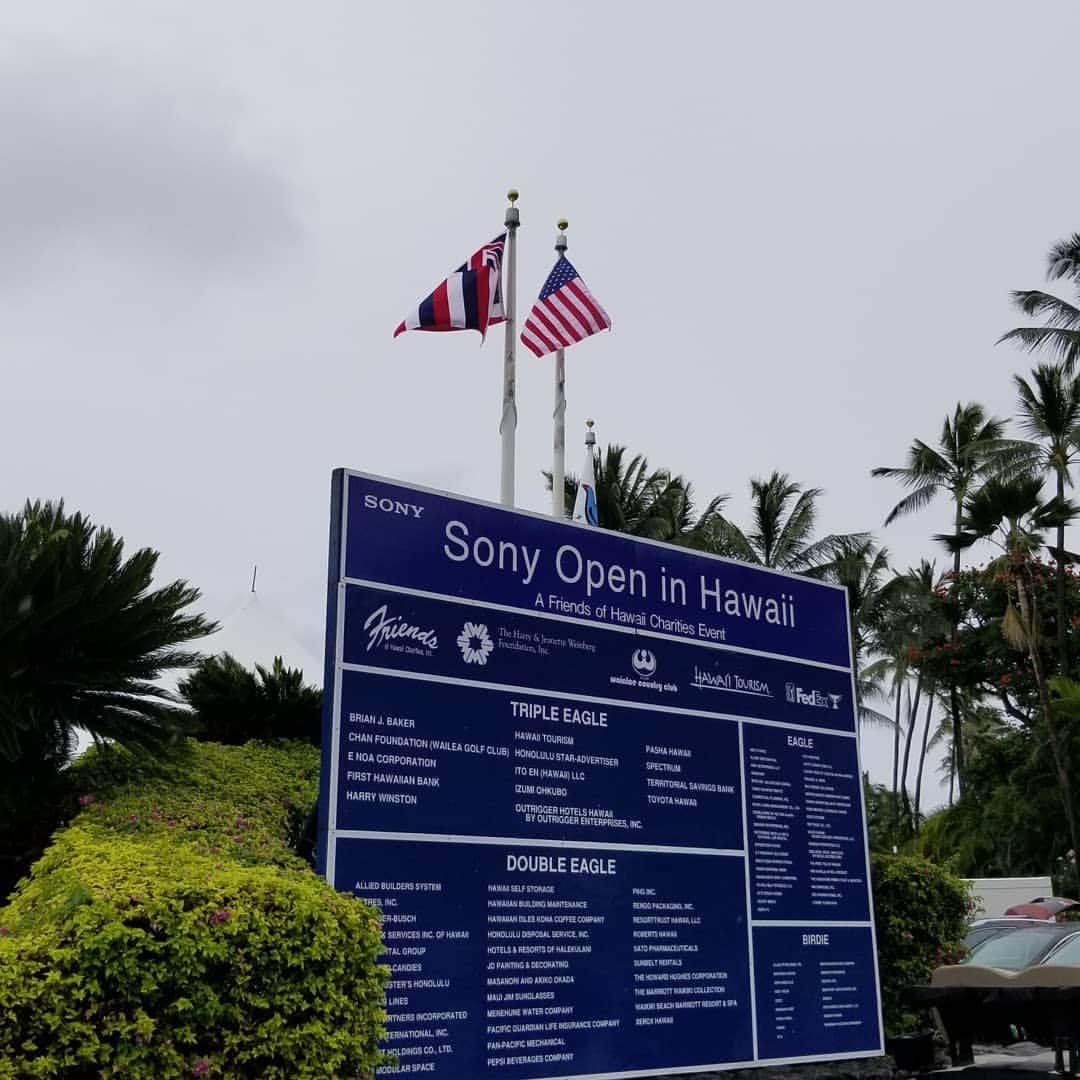 瀬川慶さんのインスタグラム写真 - (瀬川慶Instagram)「Sony Open 2020 accomplished! 悪天候の中,関係者の皆様本当にお疲れ様でした!  #hawaii #aloha #kahalahotel #waialaecountryclub #sonyopen2020 #rikuyahoshino #ハワイ #カハラホテル #ワイアラエカントリークラブ #ソニーオープン2020 #星野陸也 #ぬかるみにも程がある」1月13日 18時00分 - kei.segawa