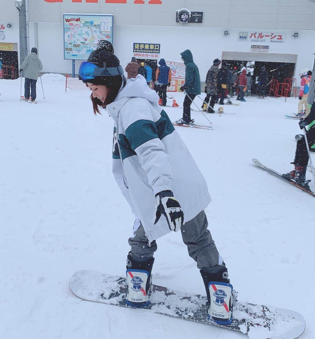 大槻ひびきさんのインスタグラム写真 - (大槻ひびきInstagram)「今度シーズン2回目の スノーボード☃️ ひびはたで新潟に行ってきたよ🥰 もっと上手になりたいなー #japan #新潟 #スノーボード #snowboard #snow #winter」1月13日 18時21分 - yanhibi0221