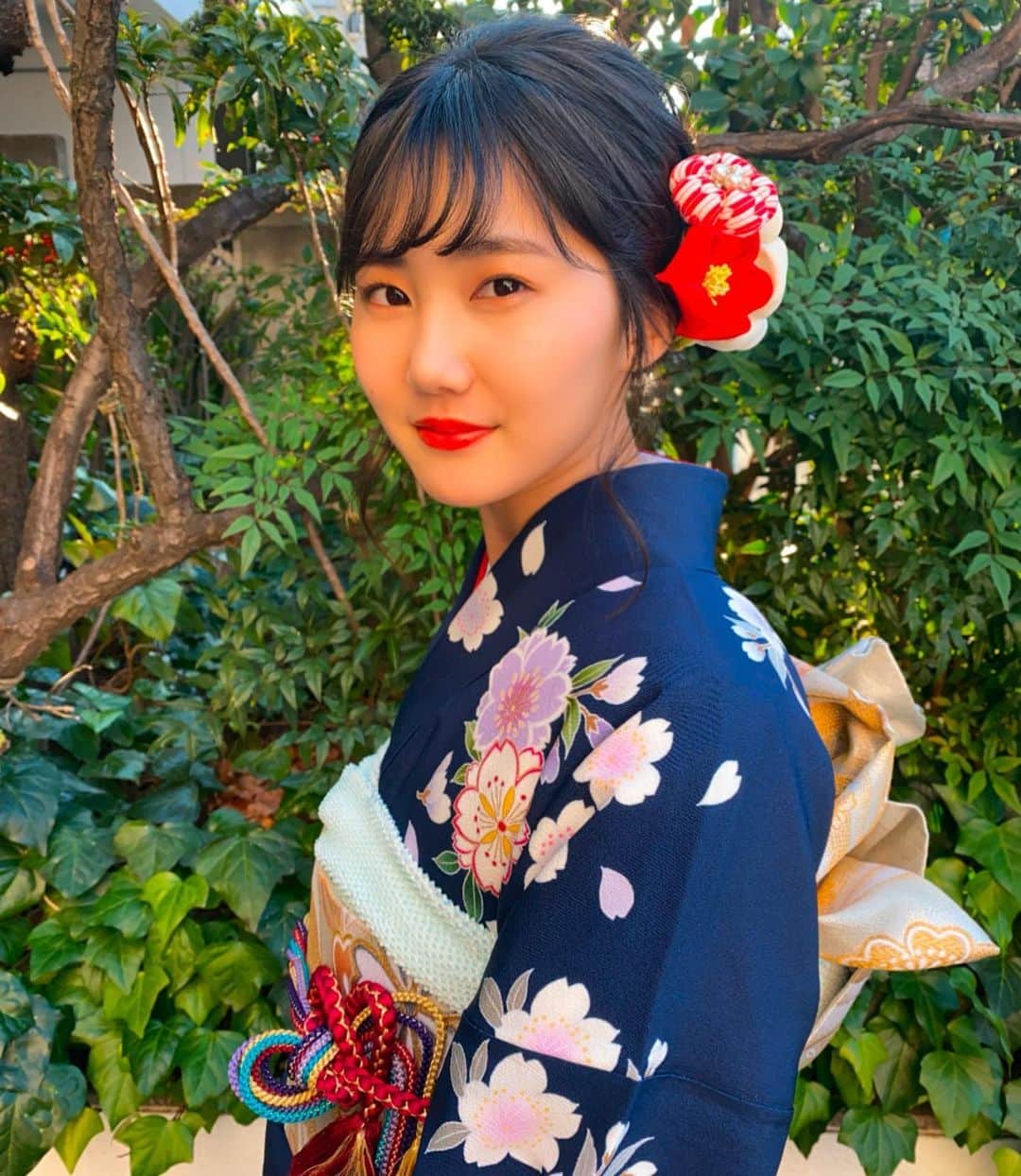 高橋有紀さんのインスタグラム写真 - (高橋有紀Instagram)「今年もお客さまの成人式のヘアメイクを担当させてもらいました✨ 大事な日を任せてもらえるのはすごく嬉しいです😊 二人は成人式用のヘアメイク、三枚目のりのちゃんは二次会用のヘアセット❤︎ みんなかわいい、、、！ #osakana_yuki #成人式ヘアメイク」1月13日 18時16分 - osakana_yuki