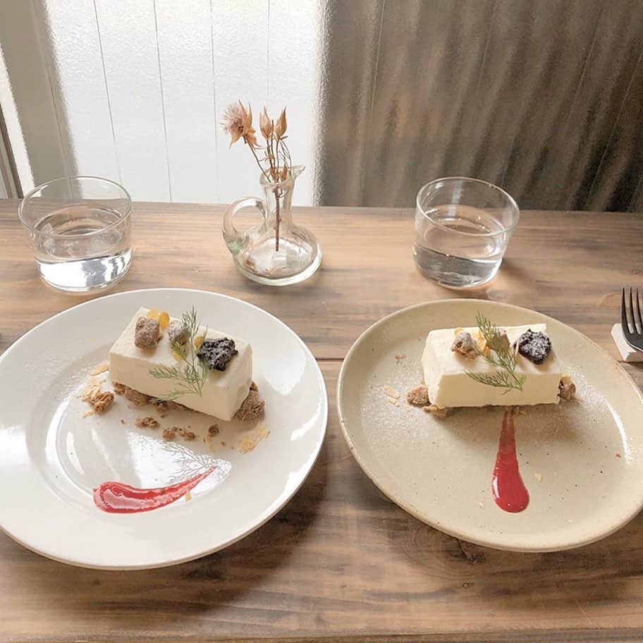 のインスタグラム：「大阪の#NICHINICHIBAKE では季節によって変わるタルトやケーキがいただけちゃうよ♡﻿ ﻿ 焙煎したてのおいしいコーヒーやホッと落ち着く店内にリピーター続出なんだそう。﻿ ぜひ大阪に行った際は遊びにいってみてね♡﻿ ﻿ ﻿ ✔ @nichinichi_bake  大阪府大阪市北区中崎1-10-9 201﻿ ﻿ ﻿ ﻿ ﻿ ﻿ ﻿ Thank you♡ ﻿ @82_17m ﻿ @____k.a09 ﻿ @ayamiyuun ﻿ ﻿ ﻿ ﻿ ﻿ ﻿ ﻿ ﻿ #laurierpress_大阪カフェ ﻿ ﻿ ﻿ ﻿ ﻿ ﻿ ﻿ ﻿ ﻿ ﻿ ﻿ ﻿ ﻿ ﻿ ﻿ ﻿ ﻿ ﻿ ﻿ ﻿ ﻿ #ローリエプレス #大阪カフェ #カフェ巡り #ケーキ #ニチニチベイク #フルーツ﻿」