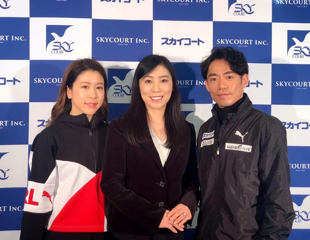 村元哉中のインスタグラム：「先ほど発表となりましたが、この場をかりて2020年からの新たな挑戦をスカイコートさんにサポートしていただけることになりました事、ここに発表させていただきます。 スカイコートさんのサポート頂き、これからの挑戦に向けアイスダンスを髙橋選手と続けていけることに心から感謝致します。 新たな夢に向かって全力で頑張ります！！！ 🌸  #スカイコート #アイスダンス #フィギュアスケート #西田美和さん @skycourt50」