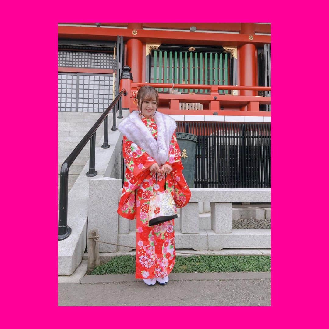 成田梨紗さんのインスタグラム写真 - (成田梨紗Instagram)「昨日はフォトセッションで晴れ着を着させていただきました🌹👘❤️✨﻿ ﻿ もうすぐ29歳ですが。。。﻿ いつまでも20歳のように﻿ 心は若くいたいものですね😋﻿ ﻿ #成人の日 #新成人の皆さんおめでとうございます #晴れ着 #浅草寺 #三連休」1月13日 19時16分 - narita_risa
