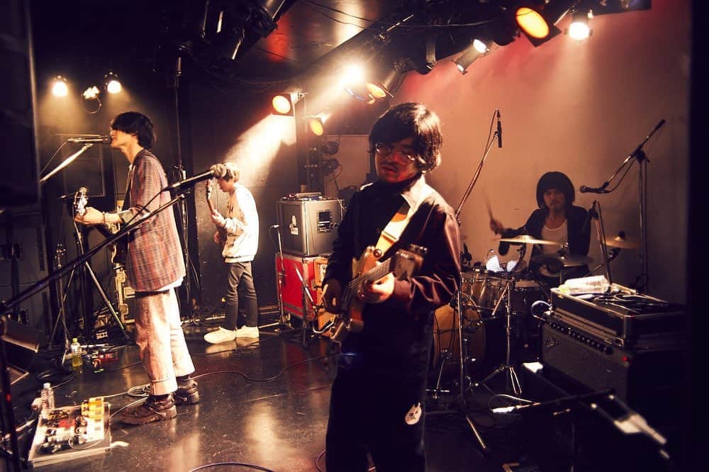のインスタグラム：「とっても楽しかったです！！！！ ありがとうございました！！！！ @thursdaysyouth  3/7にワンマンもありますので是非🌝  のらねこまつり  #どういう表情」