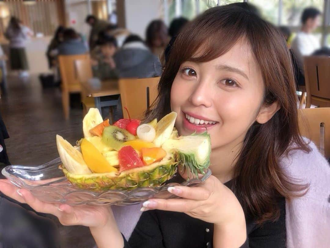 久慈暁子さんのインスタグラム写真 - (久慈暁子Instagram)「* フルーツ食べると 体が浄化される気がして 大好きです🍇🍓🍒 * #フルーツ #3連休いかがお過ごしですか」1月13日 19時31分 - kuji_akiko