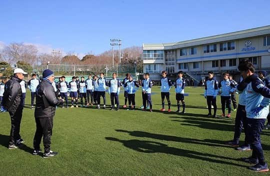 山田大記さんのインスタグラム写真 - (山田大記Instagram)「2020シーズン、トレーニング開始⚽️ 祝日ということもあり、たくさんの方が見に来てくれました👍 感謝🙏 #ジュビロ磐田 #山田大記」1月13日 19時24分 - hiroki_yamada_official