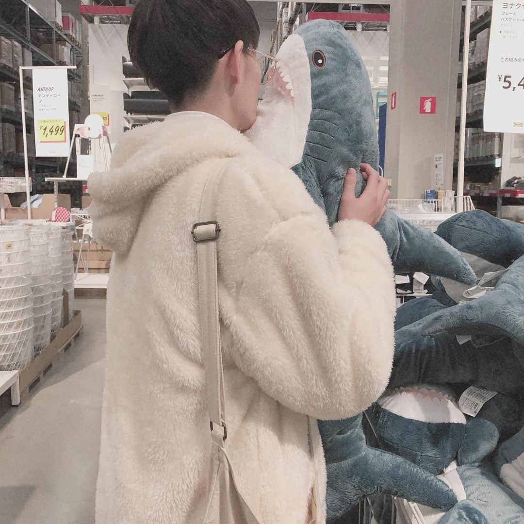 百目木玲恩のインスタグラム：「IKEA  サメのぬいぐるみ( ´,,•ω•,,`)♡ #IKEA#サメ#ぬいぐるみ#高1 #高校生#16歳#アービング #shopping」