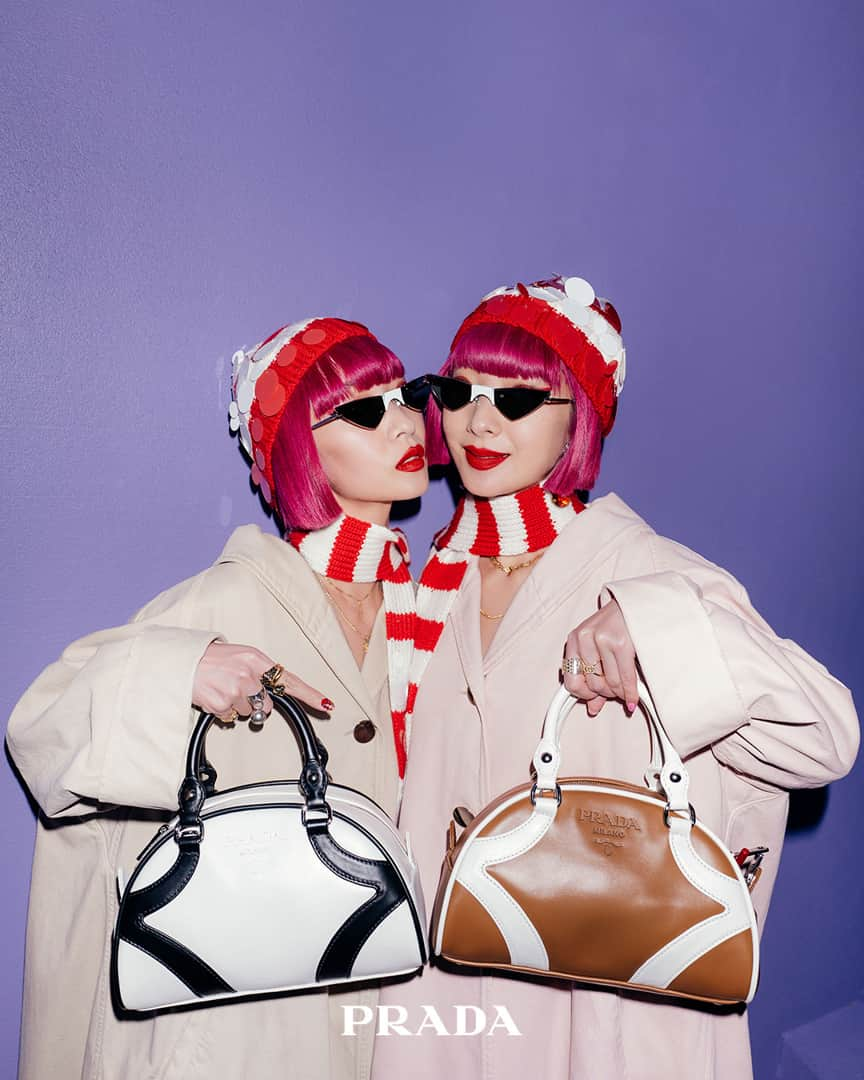 プラダさんのインスタグラム写真 - (プラダInstagram)「@ayaxxamiaya and @amixxamiaya ⁣ arrive at the grand hall of @FondazionePrada's Deposito, transformed for the #PradaFW20 Men's show. ⁣ Discover the collection via link in bio. ⁣ #MiucciaPrada ⁣ #PradaBowling  #mfw Photo: @germanlarkin」1月13日 19時40分 - prada