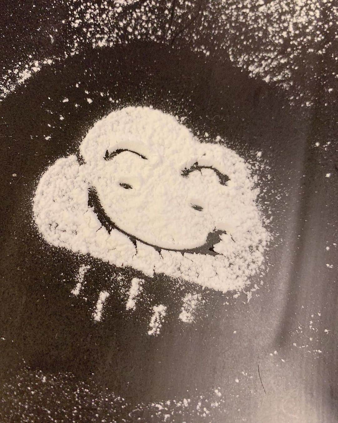 白間美瑠さんのインスタグラム写真 - (白間美瑠Instagram)「可愛い雲が浮いてるカフェ行ったのに、、食べ物しか写真撮ってなかった🤣🤣忘れてた。。美味しいクッキーに夢中だった。。 ・ マッサージもしたよー🤤 お店の方が優しくて、日本語が上手だった☺️」1月13日 19時33分 - shiro36run