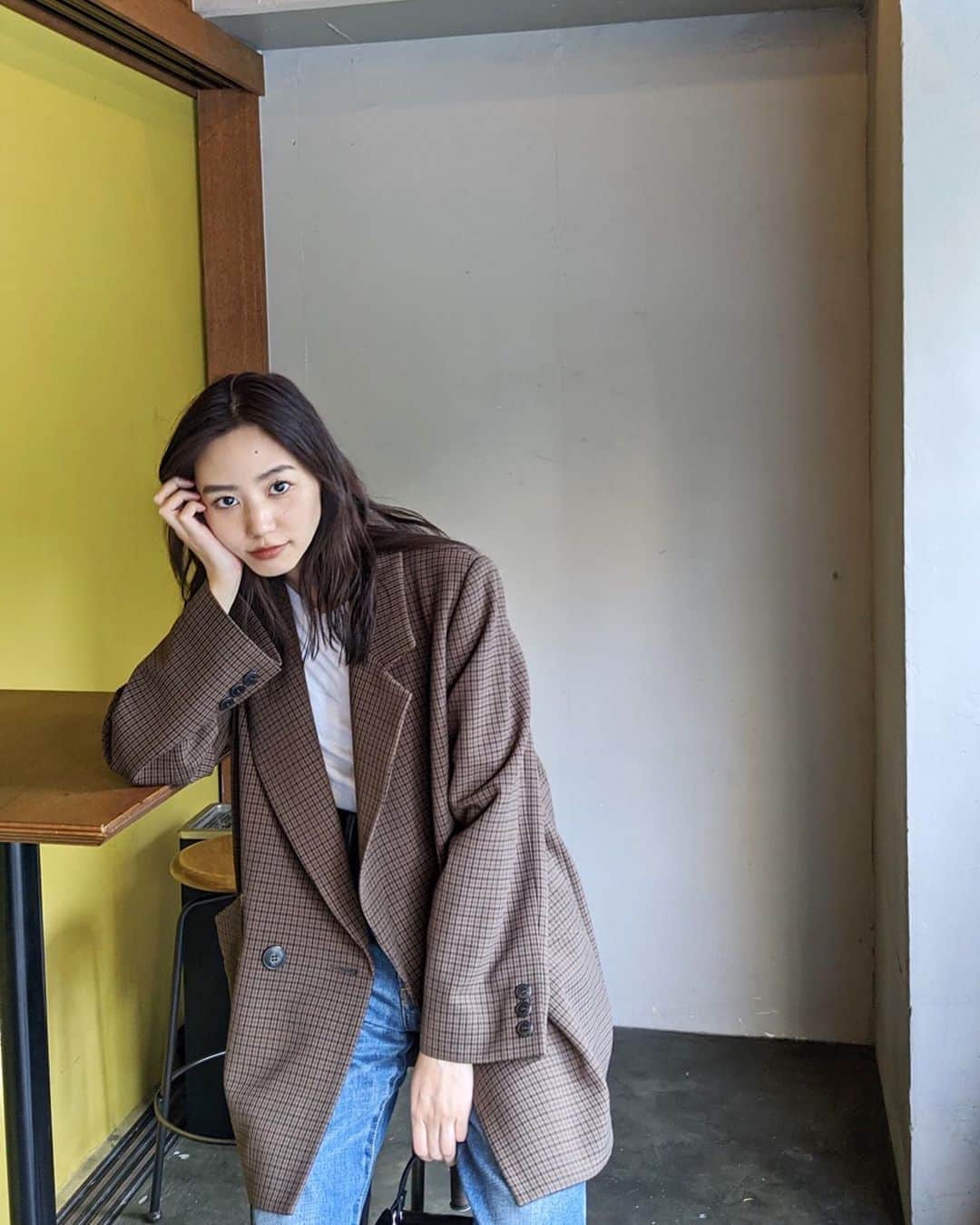 Shiho Sasakiのインスタグラム：「Pre Spring🌷✨ まだまだ寒いけど可愛い春物たくさん入荷してるよ💟 私の推しはBOXYなシルエットが可愛いJacket👏 ブログに詳細UPしました⭕️ #MOUSSY#MOUSSYSNAP#pixelで撮影#team_pixel#baroque_pixel」