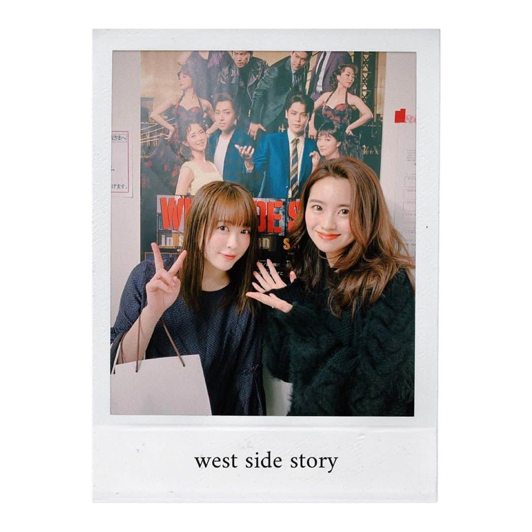 曽田茉莉江さんのインスタグラム写真 - (曽田茉莉江Instagram)「ずっとずっと楽しみにしてた「west side story」を観に行ってきました‼︎きいちゃんのマリア…登場した瞬間にキュートさに心奪われました🥺✨✨そして歌い始めたら涙が止まらなくなってしまって😢😢まさかこんな序盤で泣いてしまうとは😅😂きいちゃんのインスタを見ていて、マリアを生きるっと書いてあり…本当にその言葉通りで…その想いがものすごいエネルギーとして歌声にのっていて…聴いてるこっちまで胸が熱くなって涙が止まらなくなってしまったのかなと…🥺 ミュージカル2回目だなんて考えられないです…それはきっと計り知れない努力があってからこそなんだろうなぁ…っと…本当にかっこよかったです。終演後ご挨拶に行かせて頂いたのですが…私にとってきいちゃんは尊敬できるところしかなくて、本当にかっこいいのに…でもなんだろう…本当に全部がね、全力で可愛い過ぎちゃうから思わずギュウしちゃうんですよね😂😂❤️❤️可愛かった〜😂😂😂❤️❤️❤️会えて嬉しかったなぁ😌❤️昨日は本当に素敵な一日でした✨✨全力で走り切ったと思うので、どうか少しでもゆっくり休めますように…😌✨PS✨カーテンコールの挨拶のお辞儀は、相変わらず床に頭がつきそうでした😂😂すごい。LINEでも長文メッセージ送ってしまって、インスタはサクっと投稿しようと思ったのですが、止まらなくなってしまいました😅😅この辺にしときます😌また明日から一週間、頑張っていきましょう🥰#westsidestory #ミュージカル」1月13日 19時57分 - marie_soda_