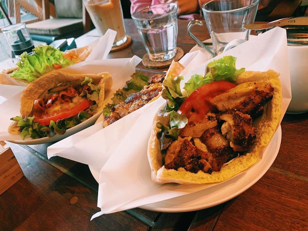 山川就史のインスタグラム：「スライストマトはテンション上がるよね  #jj #tbt #tflers  #tomato #lunch #instagood」