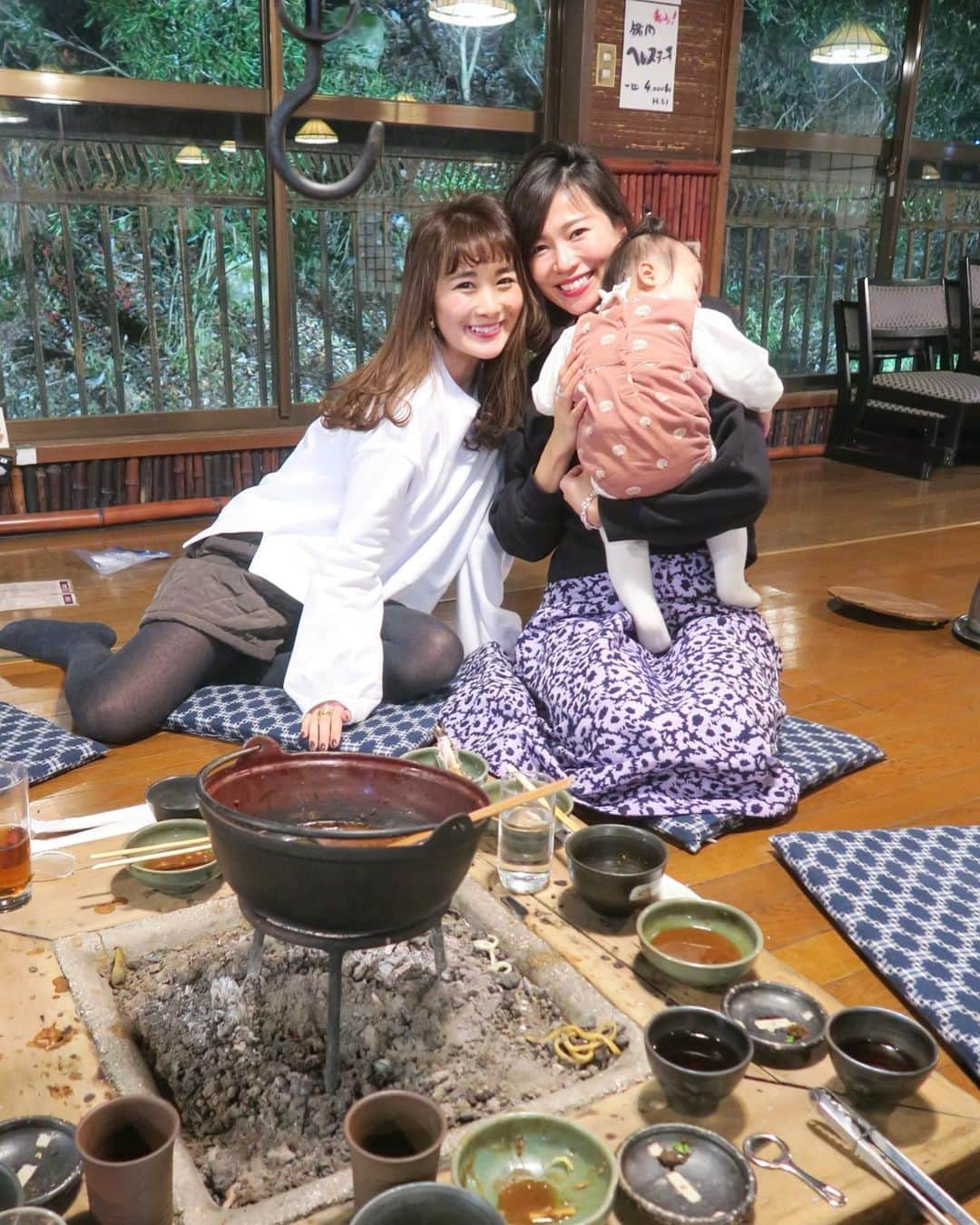 Mai Wakimizuさんのインスタグラム写真 - (Mai WakimizuInstagram)「三連休最終日の今日は、ayu familyとぼたん鍋を食べに丹波篠山へ♡毎冬必ず訪れている、いわや♡囲炉裏を囲んで頂くお鍋って非日常で特別美味しい＼(^o^)／食べて飲んで騒いで最高に楽しい時間♡食べ終わった後の残骸写真で失礼しました。笑 #wakkingourmet#いわや#ぼたん鍋#丹波篠山」1月13日 20時58分 - wakkin__m