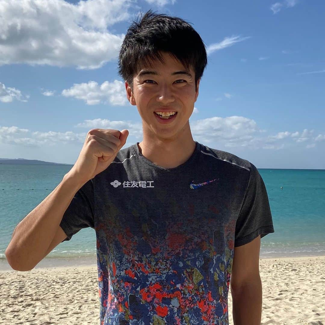 服部優陽のインスタグラム：「👟﻿ 陸上・100mの多田修平選手！﻿ ﻿ 沖縄の国頭村合宿にお邪魔させてもらいました🙇‍♂️﻿ 初めて9秒台を出してからここまでの歩み、﻿ なかなか結果が出ない時期の苦しみや悩み、﻿ そして迎える勝負の2020年…﻿ ﻿ 素直な思いをたくさん語ってくださいました。﻿ 見ただけで多田選手を応援したくなること﻿ 間違いなしの企画になっています！﻿ ﻿ 1/15(水) #報道ランナー ﻿ 「全力東京〜我らニッポン応援団〜」のコーナーで！﻿ ﻿ 3枚目の砂浜を走る動画のスペシャルバージョンが﻿ 多田選手のインスタ(@shuhei_0624)に公開されています！﻿ 思わず息を呑む美しさなので、是非ご覧ください👀笑﻿ ﻿ （こんな綺麗な砂浜でインタビューしたのは初めてです。﻿ 多田選手も経験がないらしく、お互いに笑ってしまいました。笑）﻿ 👟﻿ #陸上 #100m #多田修平﻿  #イケメン #めちゃくちゃかっこよかった #男が惚れる男﻿ #神対応の塊 #本当にありがとうございました﻿ ﻿ #東京五輪 #2020 #tokyo2020 #東京五輪2020 #東京オリンピック2020 #オリンピックイヤー #東京オリンピック #東京パラリンピック #パラリンピック #東京オリパラ #新国立競技場 #日本武道館 #カンテレ #アナウンサー #2020を楽しもう #金メダル #オリンピアン #全力東京 #olympics #tokyoolympic」