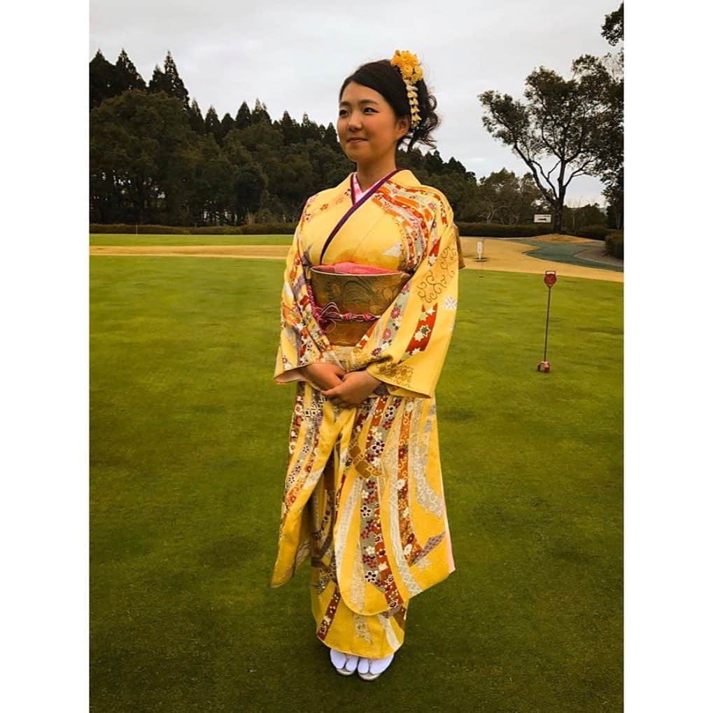 山内日菜子のインスタグラム：「． 新成人の皆さん、おめでとうございます🎊  3年前の成人式は プロテストに合格した後でした！ 記念すべき年に成人できてとても嬉しかった記憶があります😊✨ ． この着物は本当にお気に入り👘✨ 前撮りとかしてなくて、 少々恥ずかしいですが、 この写真消えてしまいそうだったから ここに残させてください笑 (他の写真はどこかへ消えてしまいました😢) ． プロゴルファー4年目?かな。 応援してくれる人がたくさんいるので、 心強いです！ オフシーズン頑張りますので、 楽しみにしててください💖」
