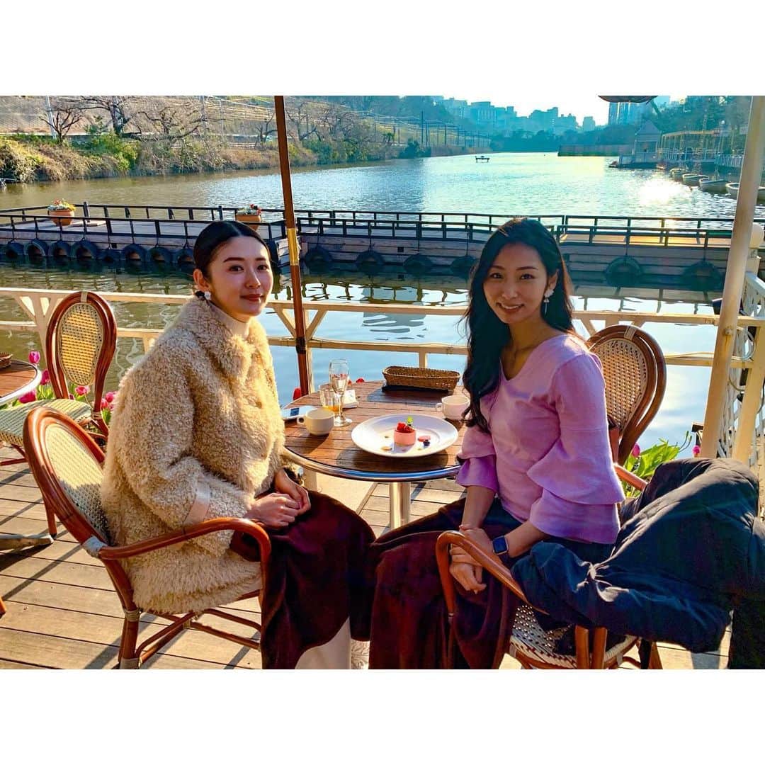 神戸麻衣さんのインスタグラム写真 - (神戸麻衣Instagram)「連勤後のお休みは、ゆいさんとランチ🍴💓 いつも美しくて🌹優しくて大好きなお方☺️❤️ . お仕事の話もプライベートな話も美容の話もとっても楽しかったです😌✨ . ずっと行ってみたかったCANAL CAFEは、ちょうどお天気も良くて、テラス席がポカポカ温かくて良かった☀️ 桜の時期にも来たいな🌸 今度はボートに乗ろうか…🚣‍♀️笑 . 今週はお仕事掛け持ちで忙しいけどチャージできたので、頑張って乗り切ります✊ #model #撮影 #mc #リポーター #司会 #instructor #スポーツmc #モデル #shooting #神戸麻衣」1月13日 21時05分 - mai_g916