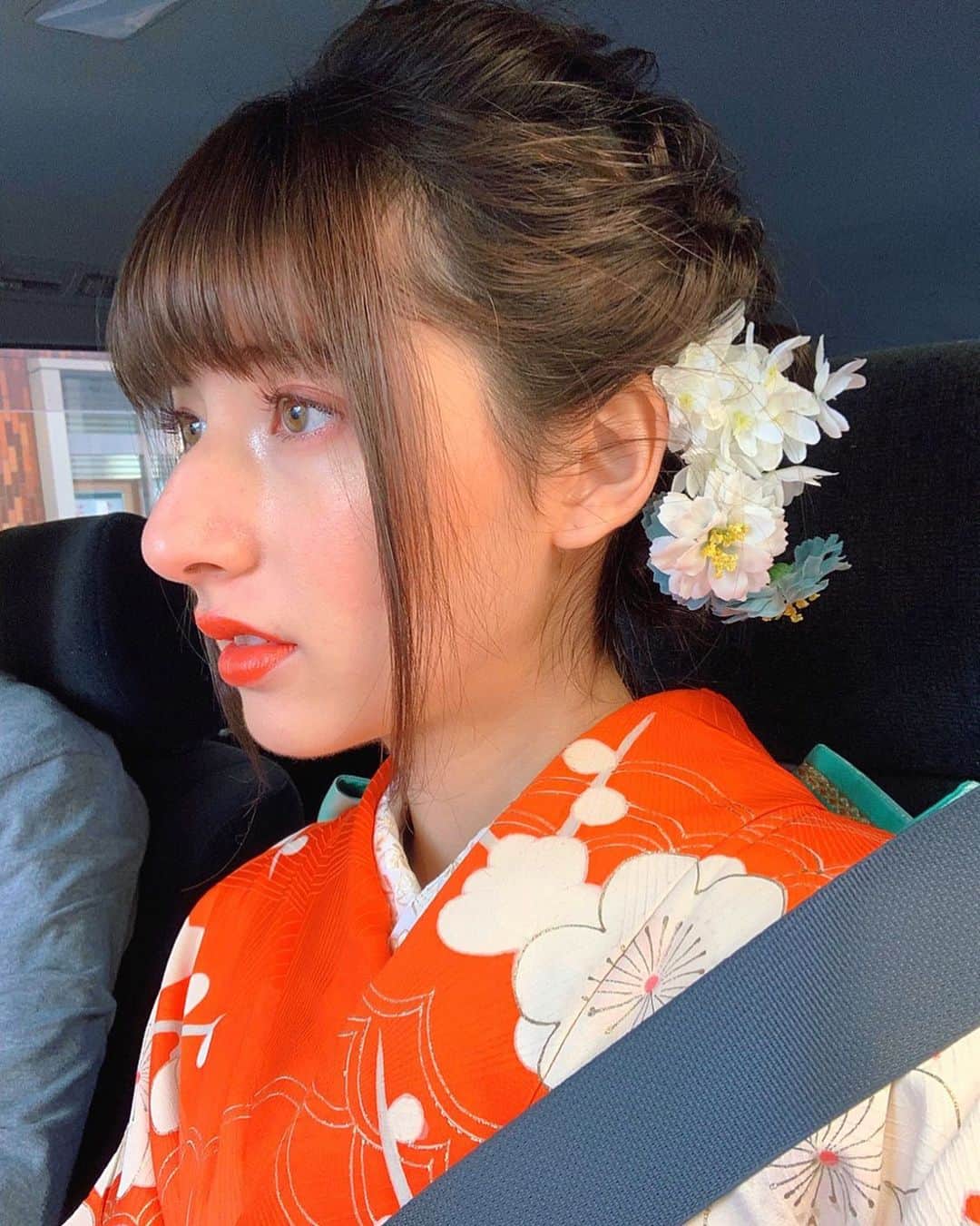 LINA（吉村リナ）さんのインスタグラム写真 - (LINA（吉村リナ）Instagram)「Today’s look was like this 🇯🇵 I feel so grateful for the friends who helped me to have this beautiful hair set and beautiful special kimono which was handmade 30 years ago 👘🙏🕊 #adultceremony #japanesetrdition ⠀⠀ 30年前から代々受け継がれている愛のこもった貴重なお着物を貸してくれた母の友人と、素敵なヘアーセットをしてくれた @naoyoshii さんへ、感謝感激です...🙏✨ ⠀⠀ やっぱり、日本に生まれてこれて幸せ。」1月13日 21時17分 - lina3336