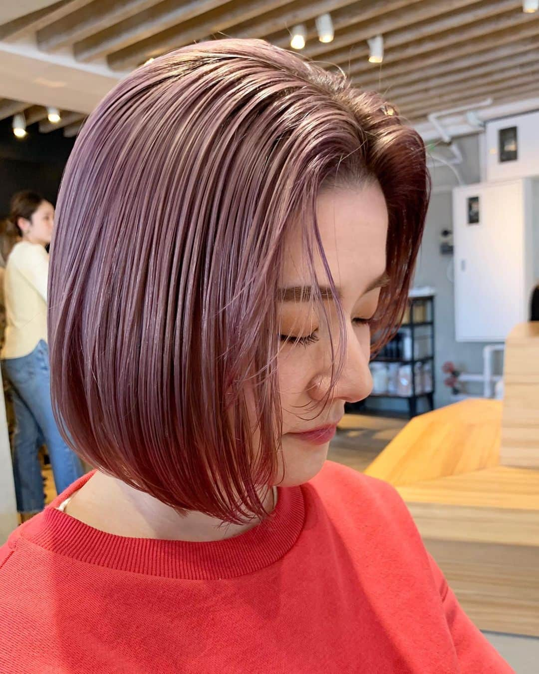 きぬがわひかるさんのインスタグラム写真 - (きぬがわひかるInstagram)「pink Perl color 🦩🦩🦩 .  ブリーチ3回ベースからつくる  色落ちも可愛すぎるくらいのcolor⭐️ .  これが今流行のpink grape fruits ✨ . 【ブリーチ剤】 ◉ブリーチ剤：Schwarzkopf_FIBREPLEX @schwarzkopfjapan 【カラー剤】 ◉カラー剤：WELLA_KOLESTON  @wellapro_japan」1月13日 21時51分 - hikaru.kinugawa