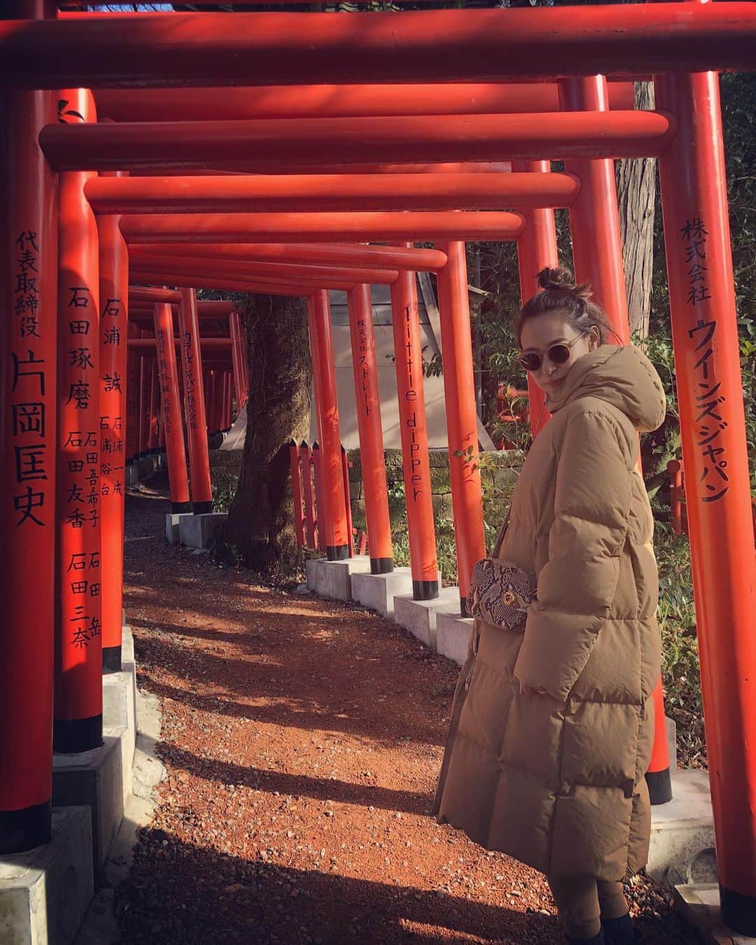 小泉里子さんのインスタグラム写真 - (小泉里子Instagram)「今年の冬は全然寒くないね。  暖冬とは言ってたけど…。 @jilsander のダウンコートも出番少なめ。 年初めに氷見、金沢も行ったけど、その後の大阪、京都が1番寒かったな。  2月はさすがに寒いかしら？ 暖かいのは嬉しいけど、なんだか少し寒さが恋しい…わ。」1月13日 22時35分 - satokokoizum1