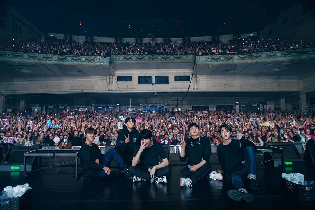 DAY6さんのインスタグラム写真 - (DAY6Instagram)「Thank you so much for another great night!! You guys were absolutely incredible!! Stay happy till the next time we meet everyone!!🤙」1月13日 22時53分 - day6kilogram
