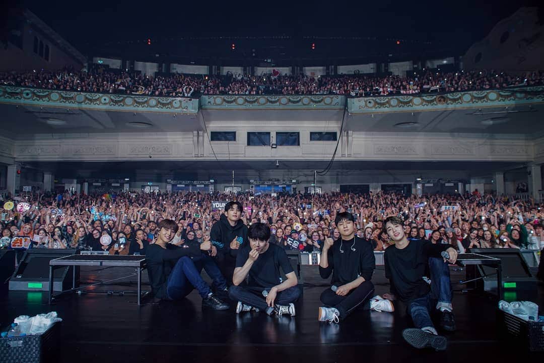 DAY6さんのインスタグラム写真 - (DAY6Instagram)「Thank you so much for another great night!! You guys were absolutely incredible!! Stay happy till the next time we meet everyone!!🤙」1月13日 22時53分 - day6kilogram