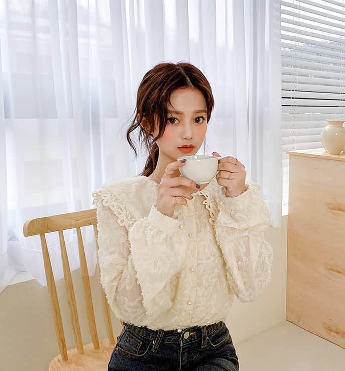 Chuuのインスタグラム：「너무 추우니깐 따닷한 라떼가 먹고싶네효☕️✨」