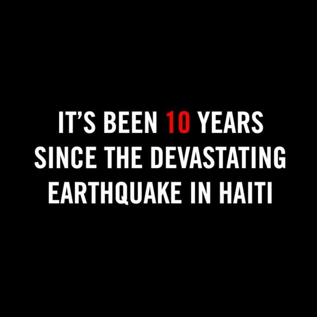 アドリアナ・リマさんのインスタグラム写真 - (アドリアナ・リマInstagram)「#Repost @kennethcolereal ・・・ It marks 10 years since the catastrophic earthquake in Haiti. Having been there several times since and seeing all they have rebuilt, and all that remains to do, I remain no less passionate about this. — As we continue to work towards making as great an impact as we can, we'd appreciate your help to support the St. Luke Foundation (@stlukehaiti) to help Haitian led programs in health care, education, economic development, and community outreach. — If there are 10 people who you think could help spread the message and support, please share this post with them.. “Although alone we may not change the world, we hope to be an accessory." — KC  To donate, click  visit kcole.com/37Thaqj」1月14日 8時49分 - adrianalima