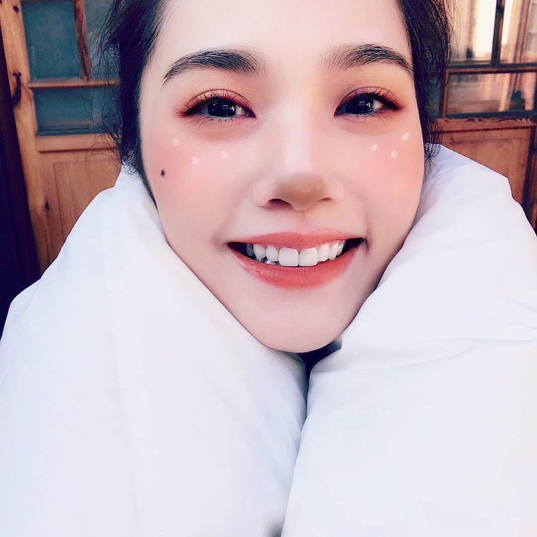 レイニー・ヤンさんのインスタグラム写真 - (レイニー・ヤンInstagram)「🦌 I put some cute make up virtually on Rainie and I love it😍  #rainieyang #杨丞琳」1月14日 8時49分 - tuaslu