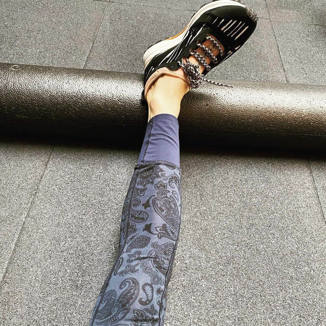 のインスタグラム：「Workout time 🏃🏻‍♀️ 休日ワークアウト✌️ #ballet #ballerina #ballerinalife #happy #happiness #dance #art #幸せ #バレエ #バレリーナ #rehearsal #work #sneakers #workout #mondaymotivation」