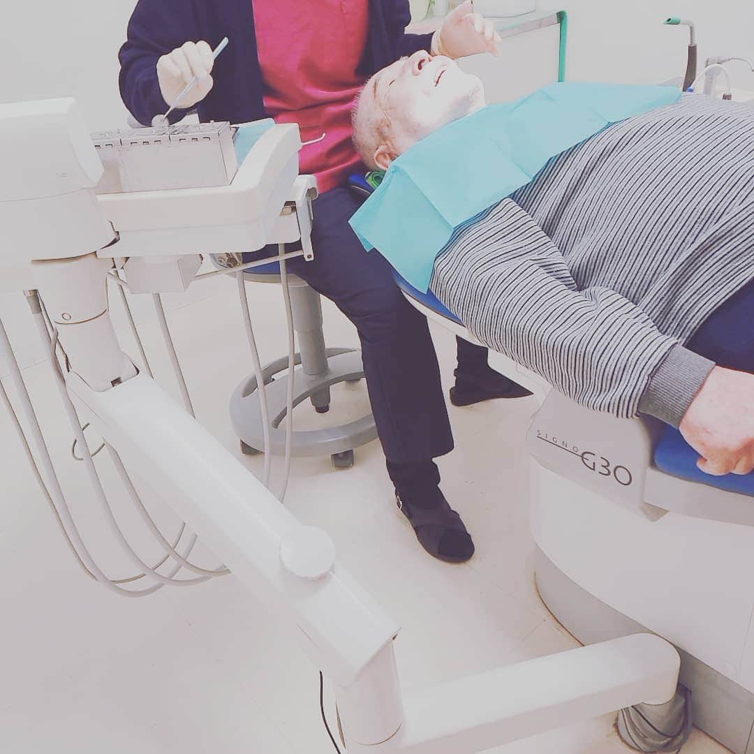 KAORUさんのインスタグラム写真 - (KAORUInstagram)「お父さん、歯医者のお時間です♪  #Marvelouspro  #お父さん #歯医者 #介護生活」1月14日 9時48分 - yukisaku_88