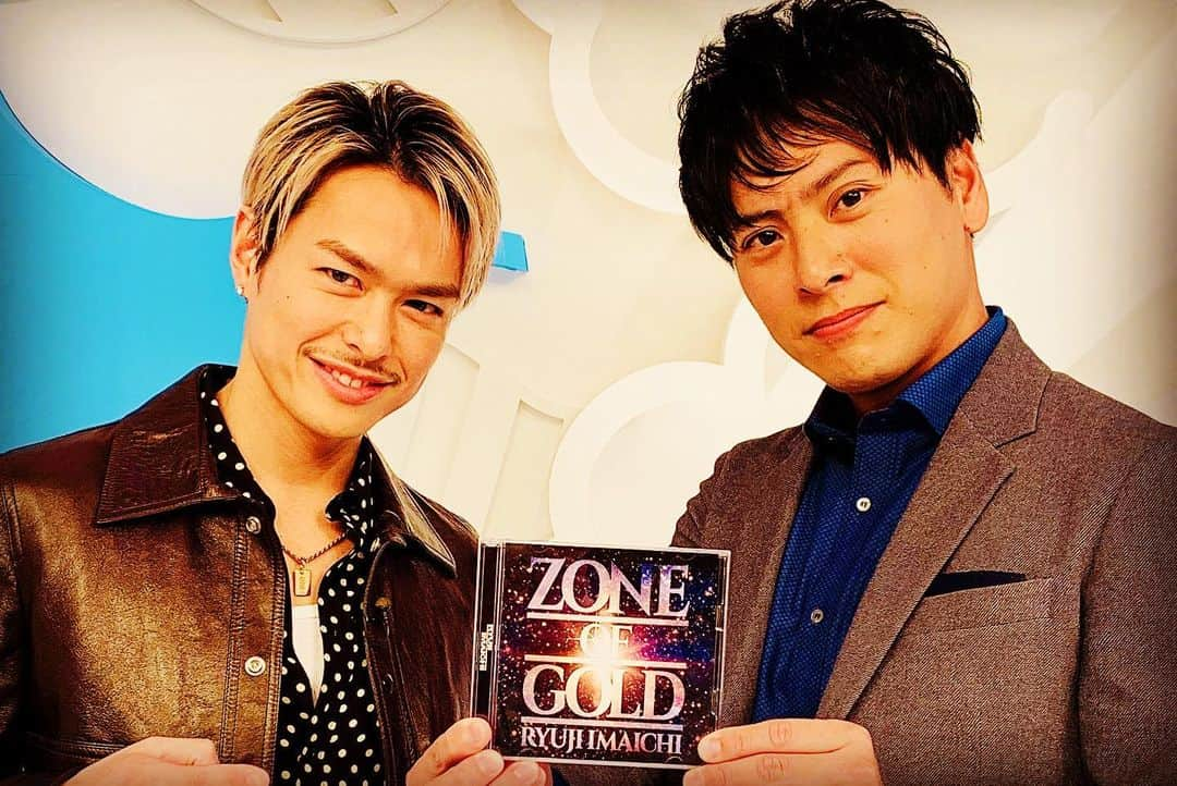 今市隆二さんのインスタグラム写真 - (今市隆二Instagram)「ZIPに出演させて頂きました✨✨ZONE OF GOLD今日店着日です🙏✨ラタタも一緒にやらせて頂きました！ありがとうございました✨ #ZIP @3jsb_kenjiro_official #桝さん #徳島さん @nobutakamuraoofficial #ラタタ」1月14日 9時56分 - jsbryuji_official