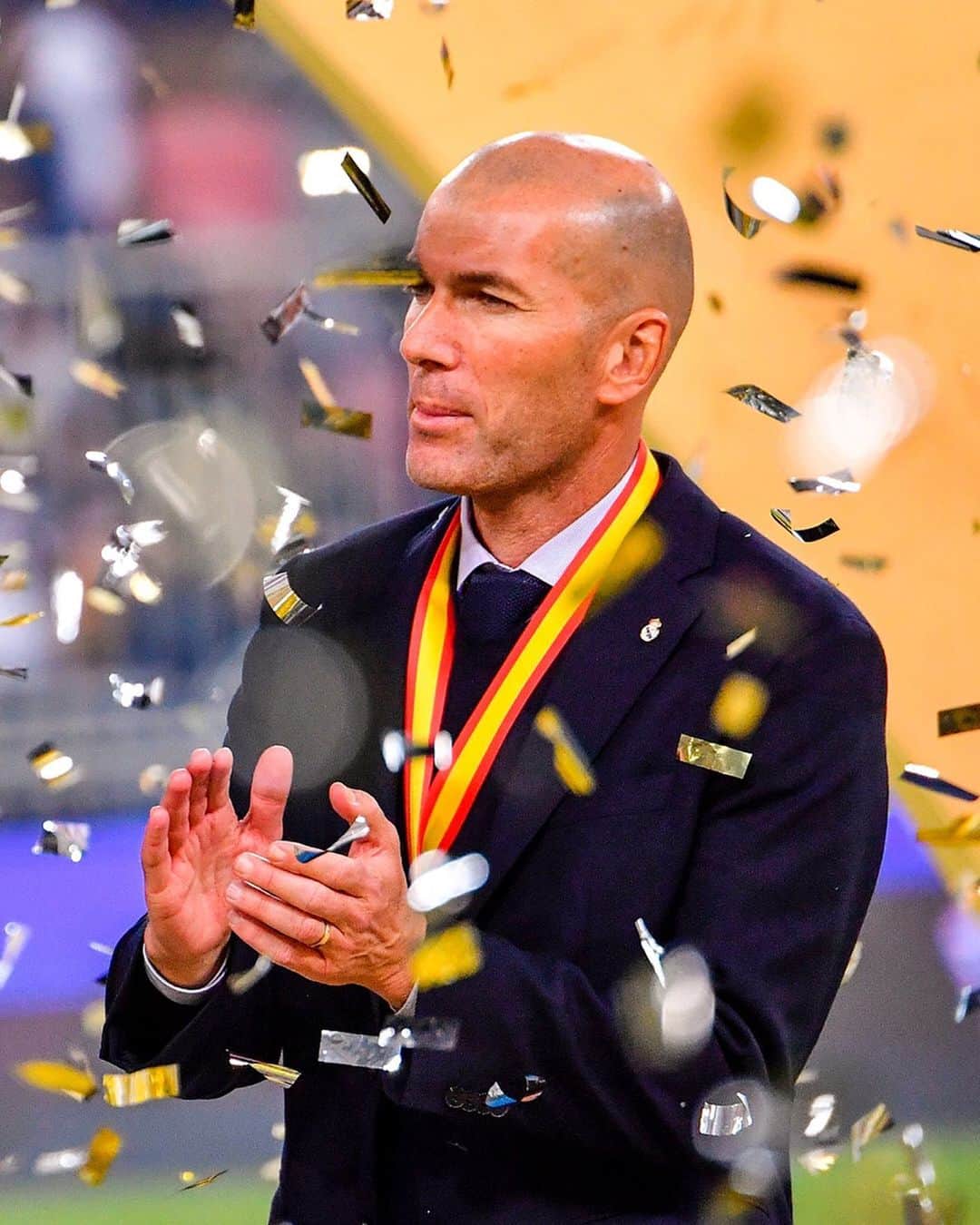 レアル・マドリードさんのインスタグラム写真 - (レアル・マドリードInstagram)「👔 @Zidane as @RealMadrid coach: ⚽ 9 finals | finales 🏆 9 wins | victorias 🔝 Magnificent! | ¡Magnífico! #Supercampeones | #HalaMadrid」1月14日 1時02分 - realmadrid